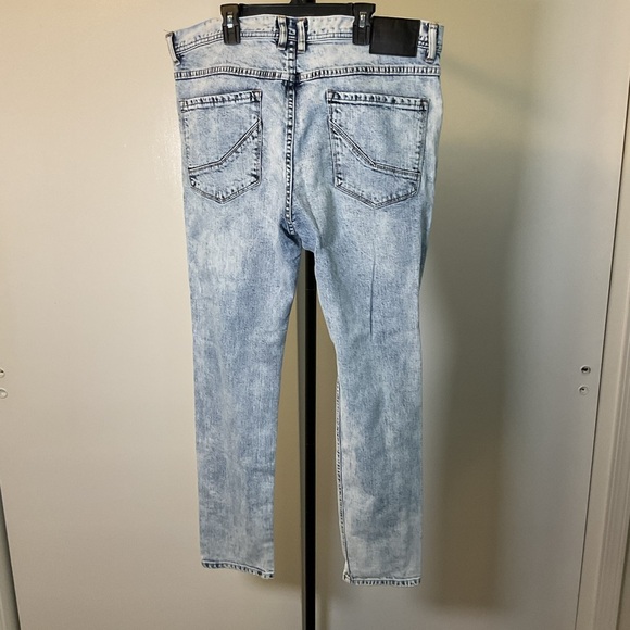 15.Empyre Verge Blue Wash Relaxed Fit Jeans with Distressed Details Size 36 - Picture 5 of 6